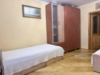 Продаж 2 кімнатної квартири, вулиця Низинна, місто Львів