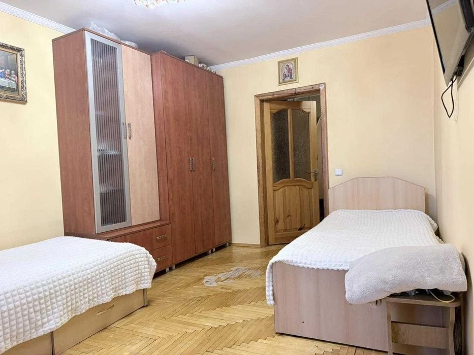 Продаж 2 кімнатної квартири, вулиця Низинна, місто Львів