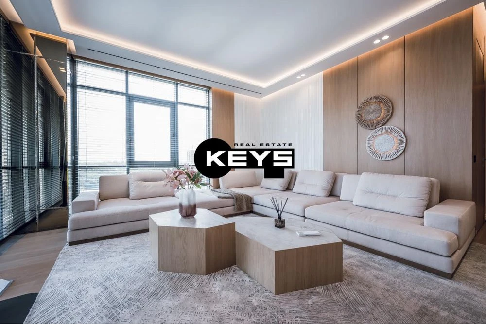 Продаж 4-кімнатної квартири з дизайнерським ремонтом