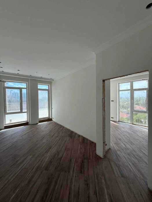 ПРОДАМ Пространство на Неделина 107 м2 2-к кв с террасой (МР
