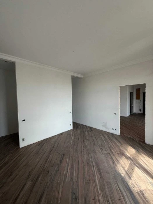ПРОДАМ Пространство на Неделина 107 м2 2-к кв с террасой (МР
