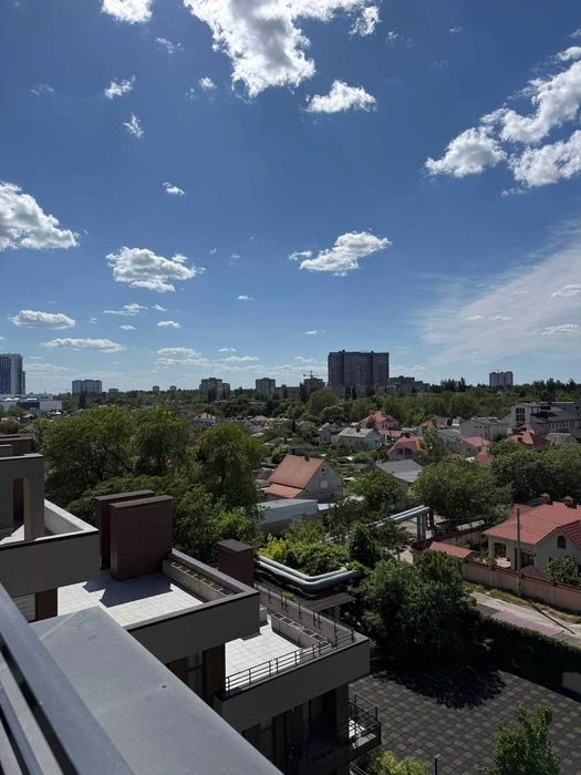 ПРОДАМ Пространство на Неделина 107 м2 2-к кв с террасой (МР