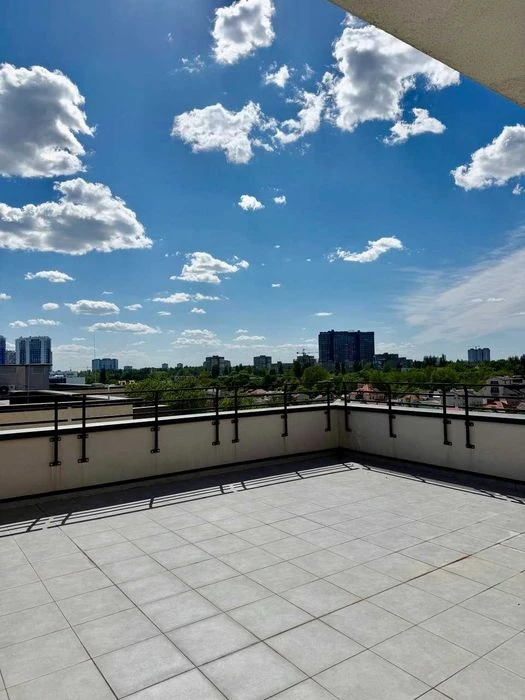 ПРОДАМ Пространство на Неделина 107 м2 2-к кв с террасой (МР
