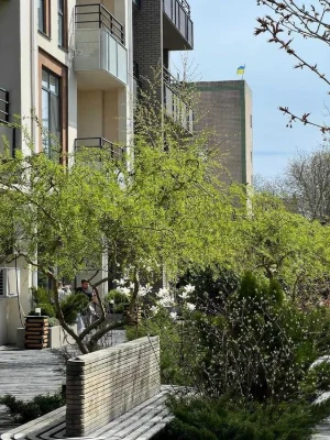 ПРОДАМ Пространство на Неделина 107 м2 2-к кв с террасой (МР