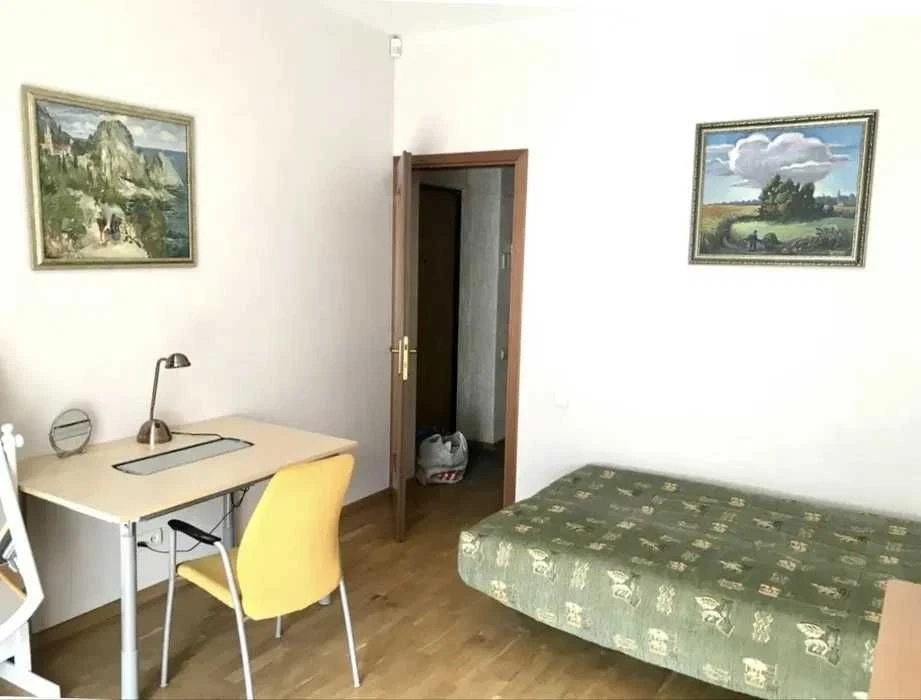 110m2 4 rooms Elite Stalinka University Maidan Constitution
