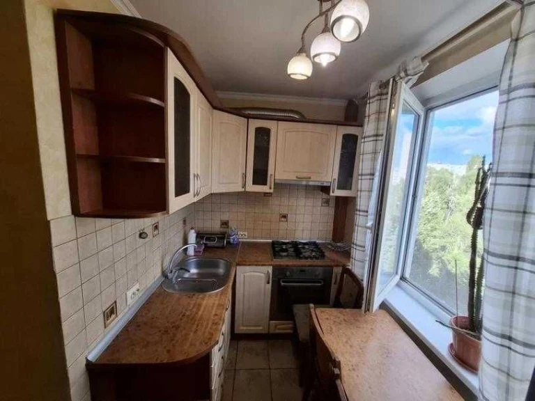 В Харкові продам 2 кімнатну квартиру
