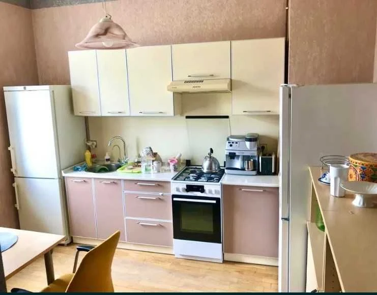 110m2 4 rooms Elite Stalinka University Maidan Constitution