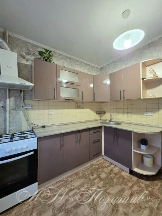 Продаж 1 кмн квартири з ремонтом по вул.І.Сірка