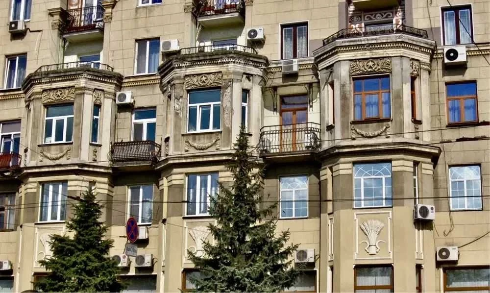 110m2 4 rooms Elite Stalinka University Maidan Constitution