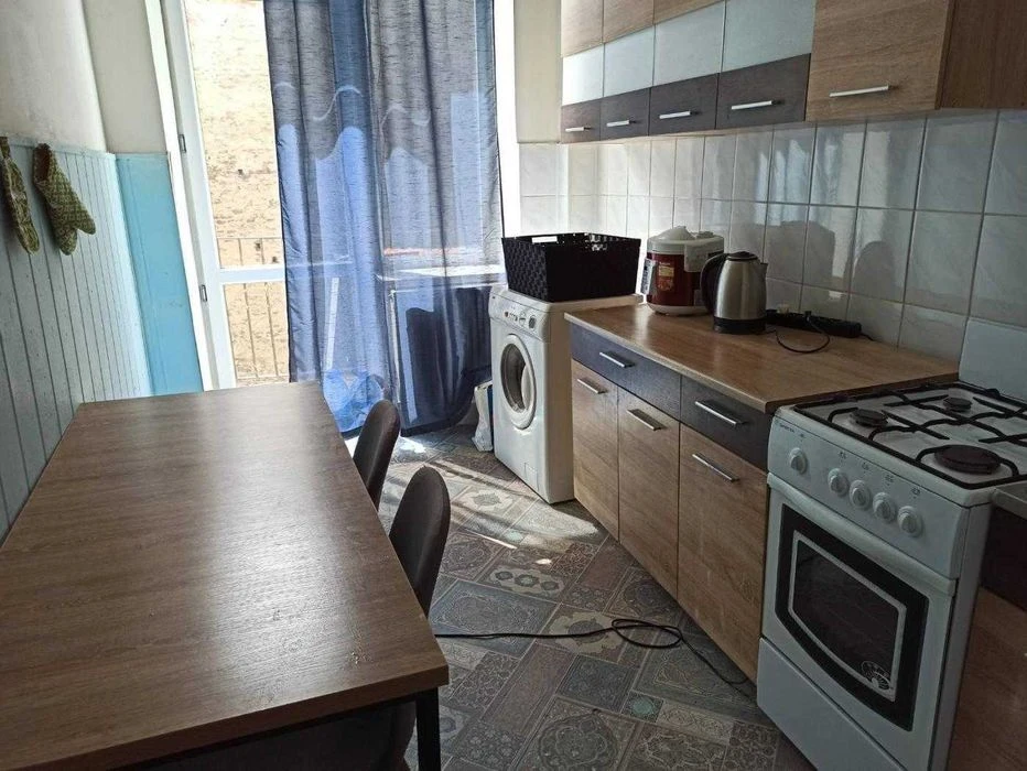 Продається 4 кімнатна квартира по вулиці Чехова (Д Яреми), м