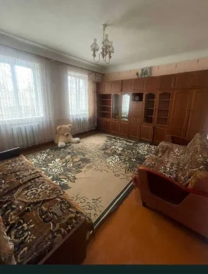 Продається частина цегляного будинку, по документах 2 кімнат