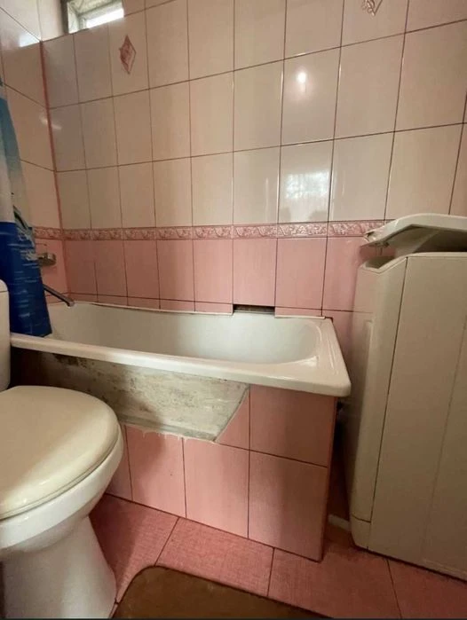 Продається частина цегляного будинку, по документах 2 кімнат