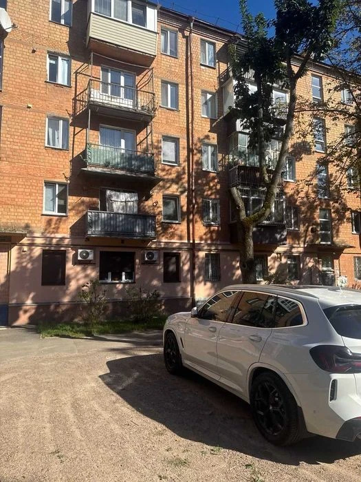 Продаж 3-тної квартири Саратовська 49 ! Зелений район ! Нивк