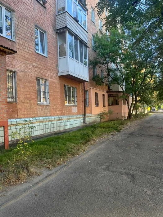 Продаж 3-тної квартири Саратовська 49 ! Зелений район ! Нивк
