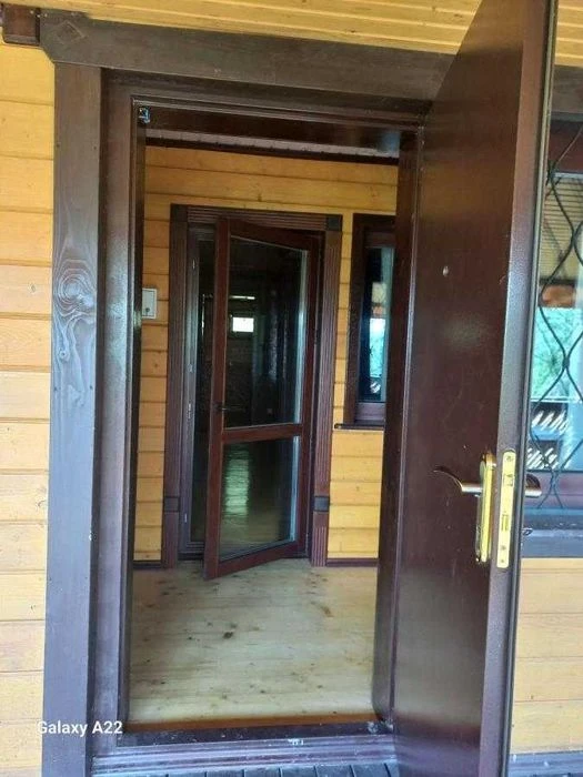 Пропонуємо до продажу будинок у мальовничій локації серед гі
