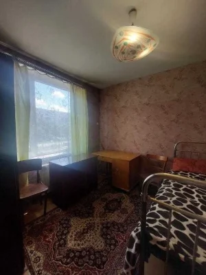 Продам 32000 Двокімнатна. Салтівка. Житловий стан.