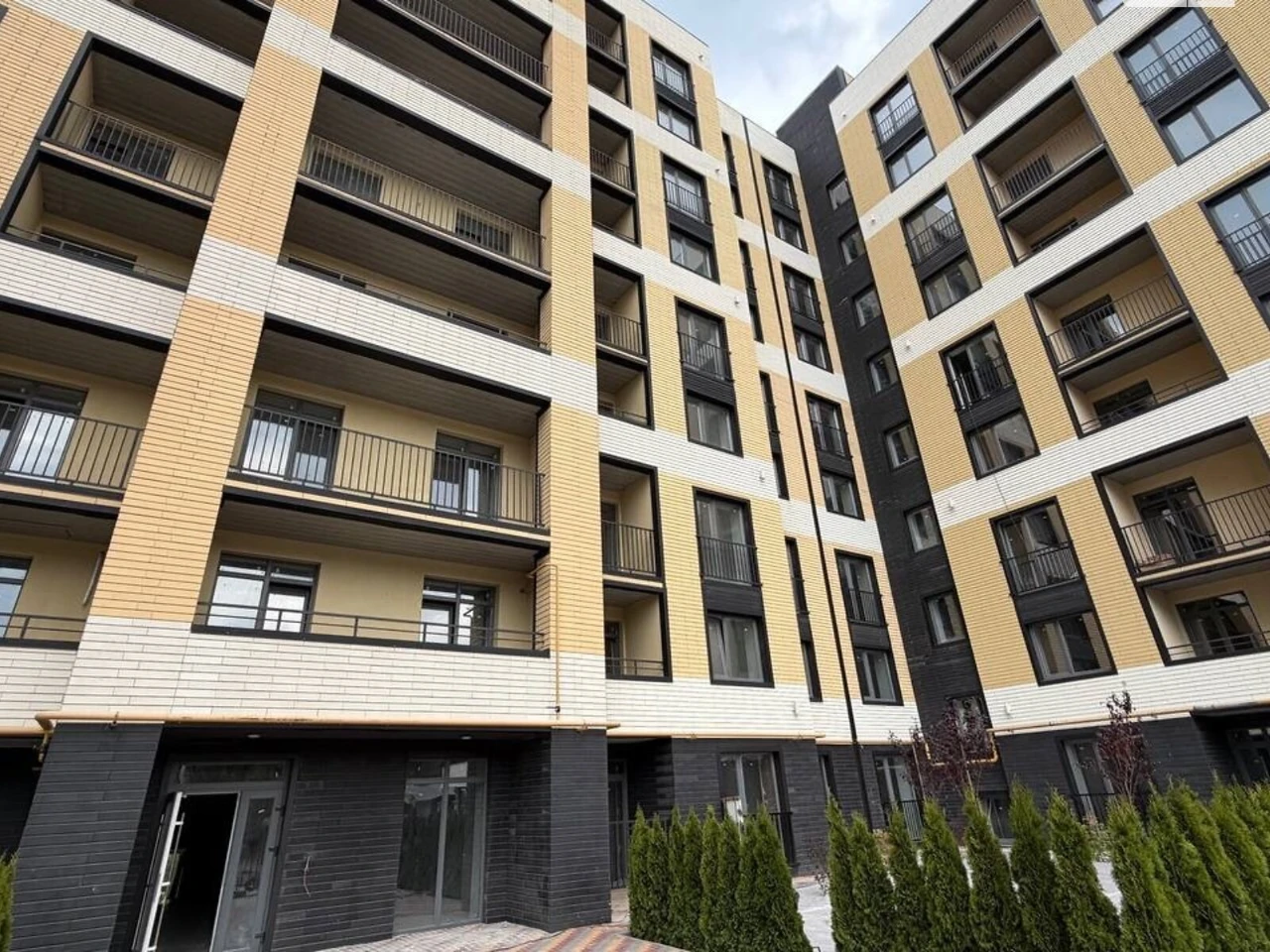 Продаж Квартира Озерна