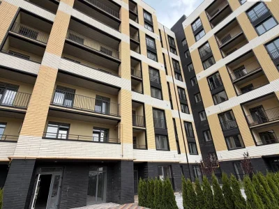 Продаж Квартира Озерна