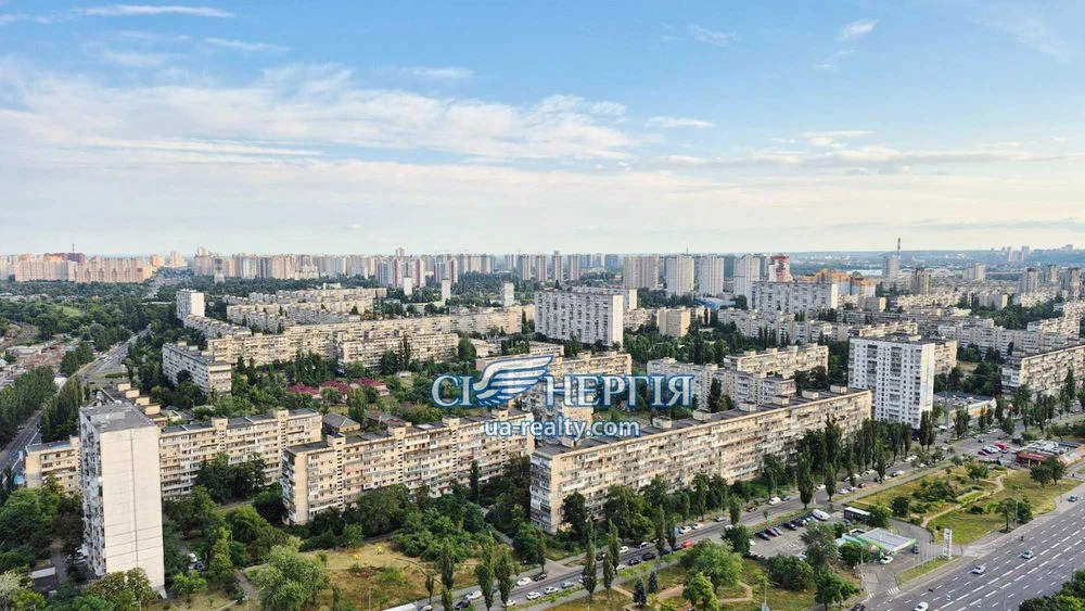 2-кім 70 м.кв. Соборності, 30 видова ЖК Київська Венеція