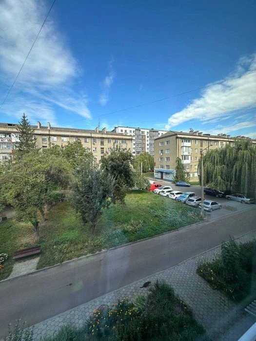 2 кімнатна квартира вул. Карпатська