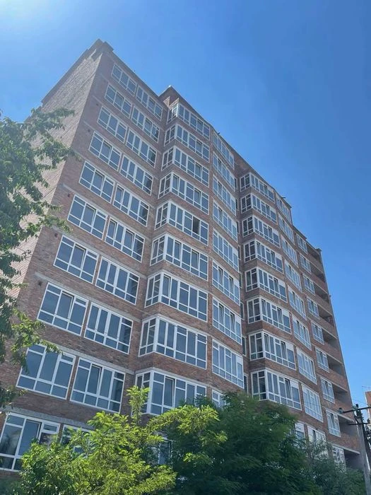 45200   Продаж 1  - квартири Рауш, Виставка