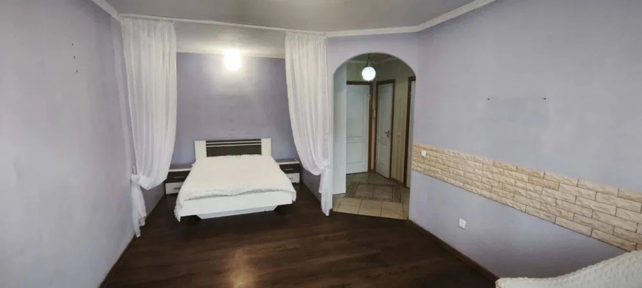 Однокімнатна квартира біля метро Харківська
