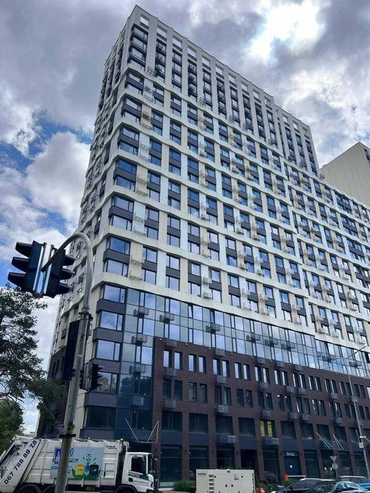 Продаж 1-кімнатної квартири 53 м² у ЖК «Новий Автограф» біля