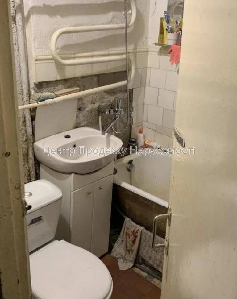 Продаж 2-кімн. кв. 42. 6 м², 3/5 пов, Київ. Чудове житло за