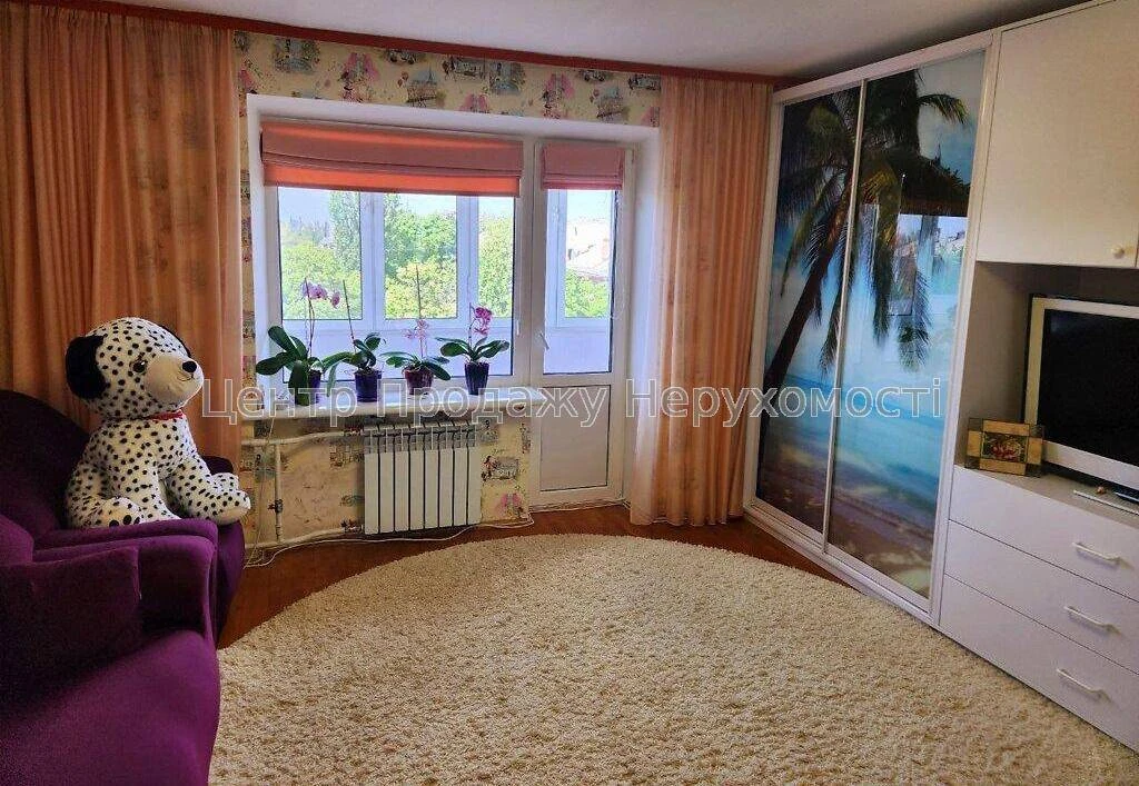 Продаж 4-кімнатної квартири у Києві