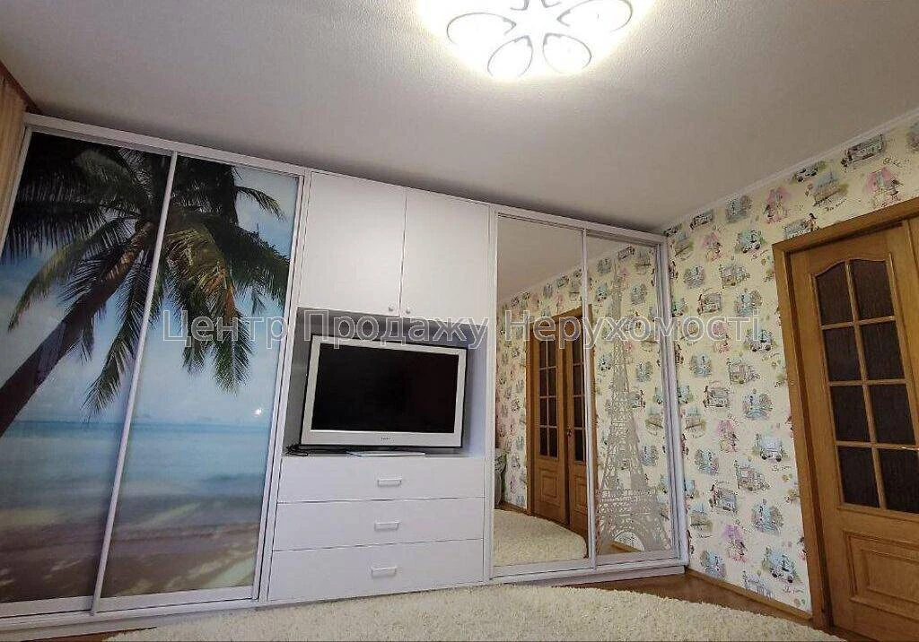 Продаж 4-кімнатної квартири у Києві