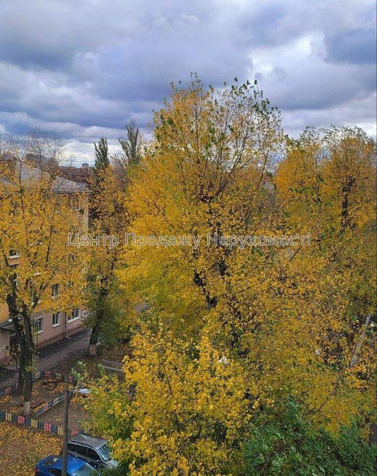 Продаж 4-кімнатної квартири у Києві