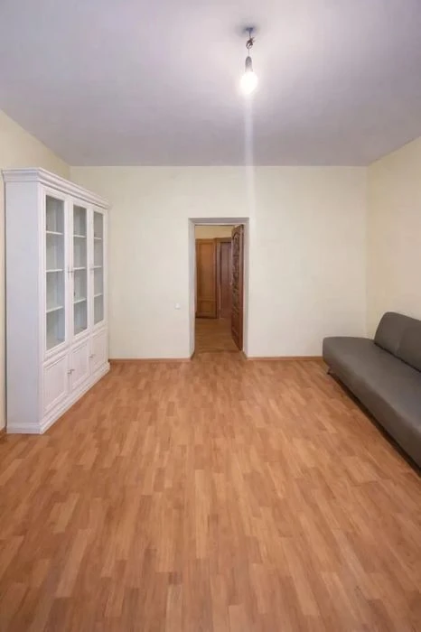 Продаж 4к квартири на землі у центрі на вул. Січових Стрільц