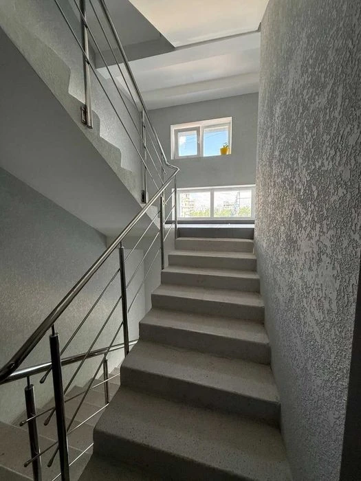 Продам 2-кімнатну квартиру Малий ринок ремонт