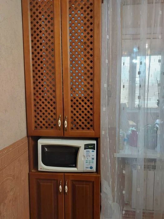Продаж 2 кім. квартири. 62 м2. Індив. газ. опал. 2 балк. Цен