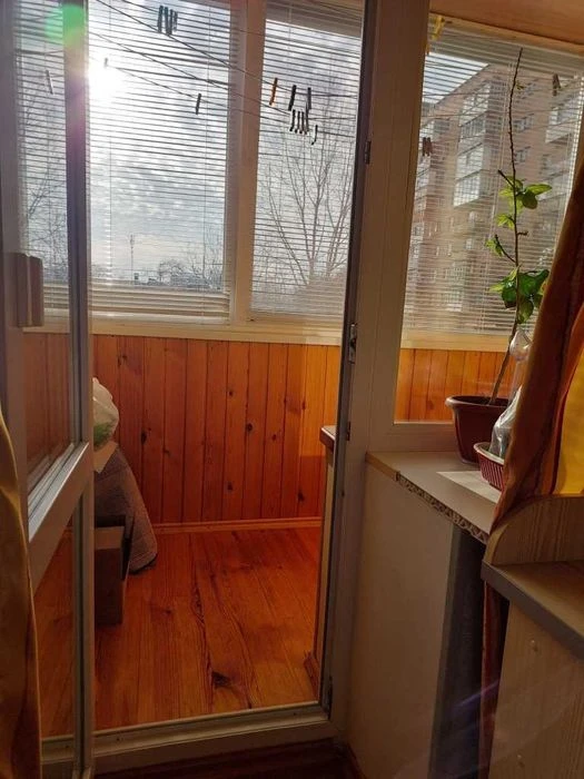 Продаж 2 кім. квартири. 62 м2. Індив. газ. опал. 2 балк. Цен