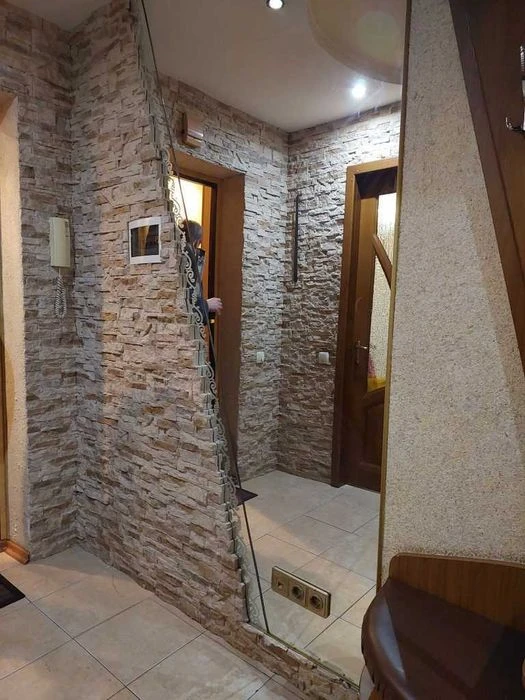 Продаж 2 кім. квартири. 62 м2. Індив. газ. опал. 2 балк. Цен