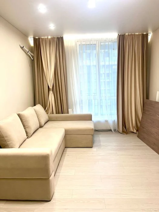 Продаж великої  1,5 квартири Ужгород