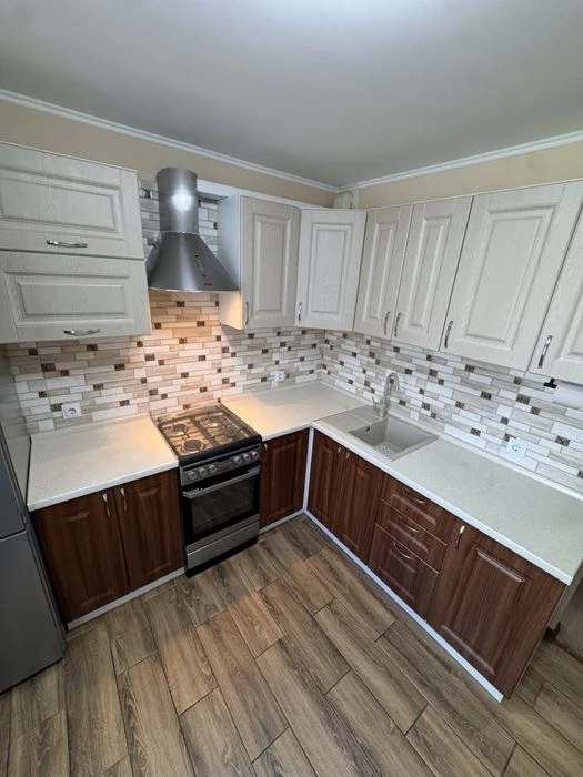 Продам 1к квартиру.Кирпичный дом Красный камень 50000$