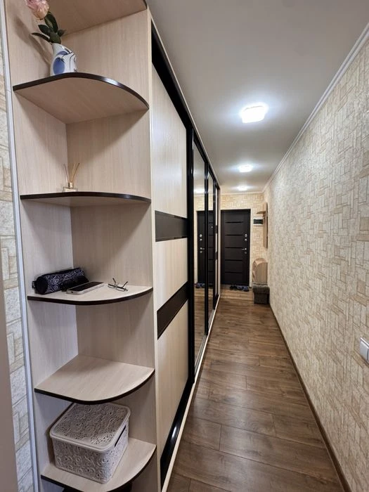 Продам 1к квартиру.Кирпичный дом Красный камень 50000$