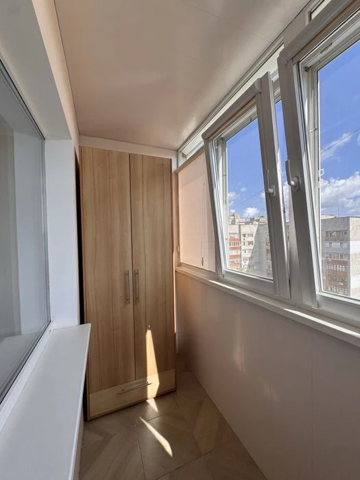 Продам 1к квартиру.Кирпичный дом Красный камень 50000$