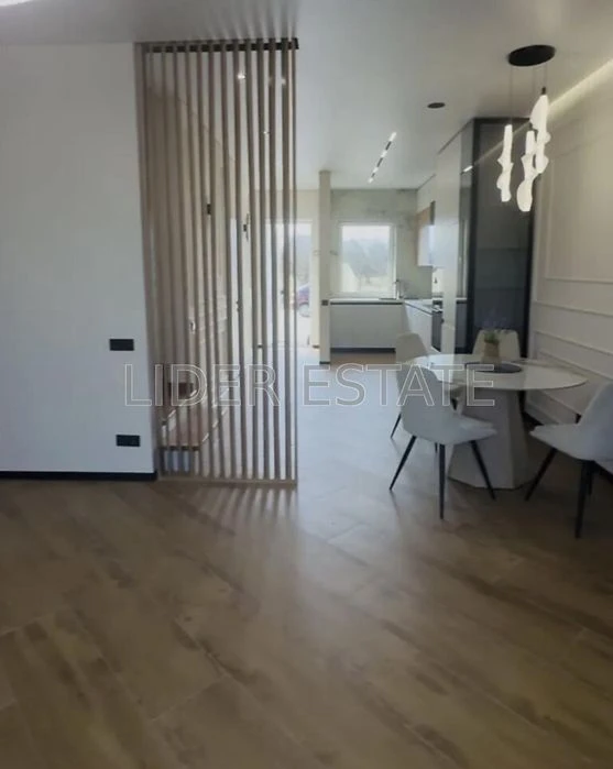 Продаж 2-поверхового таунхауса 110 м², 2 сотки | Ужгород