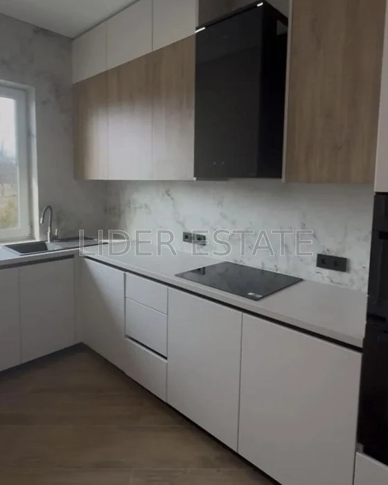 Продаж 2-поверхового таунхауса 110 м², 2 сотки | Ужгород
