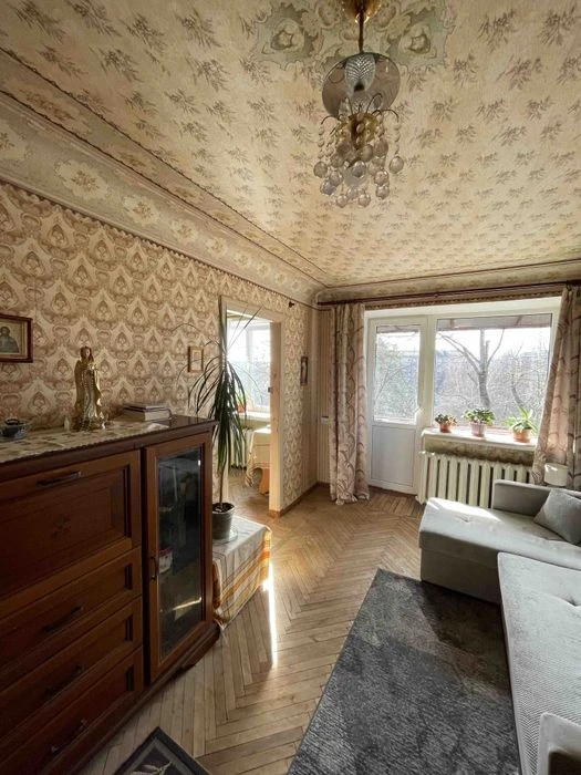 продаж 3к квартири в центрі міста