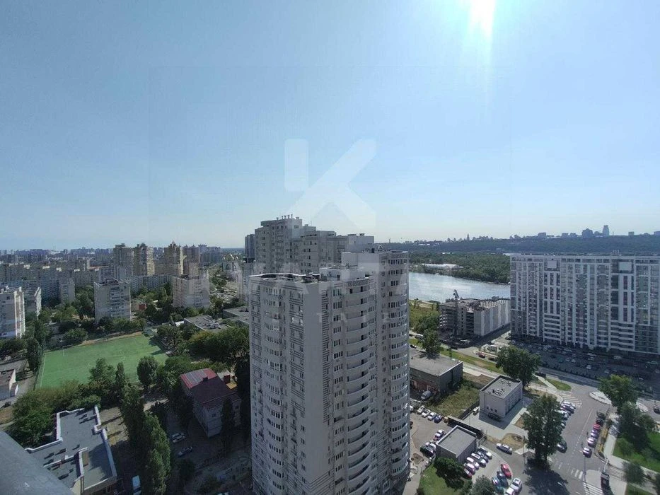 Двукомнатная квартира в Киеве. Днепр в 2х минутах.