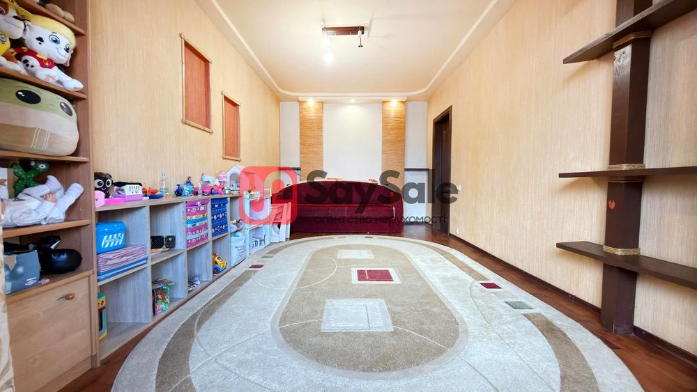 БЕЗ КОМІСІЇ! Продаж 3-к квартири 107 м², вул. Анни Ахматової