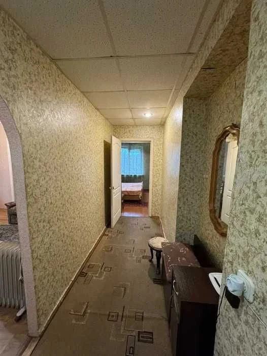 I will sell a cozy 3-room apartment of Mikhail Hrushevsky Karl Lybkn