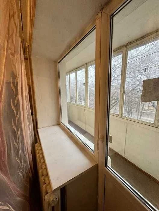 I will sell a cozy 3-room apartment of Mikhail Hrushevsky Karl Lybkn