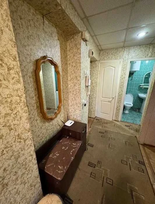 I will sell a cozy 3-room apartment of Mikhail Hrushevsky Karl Lybkn