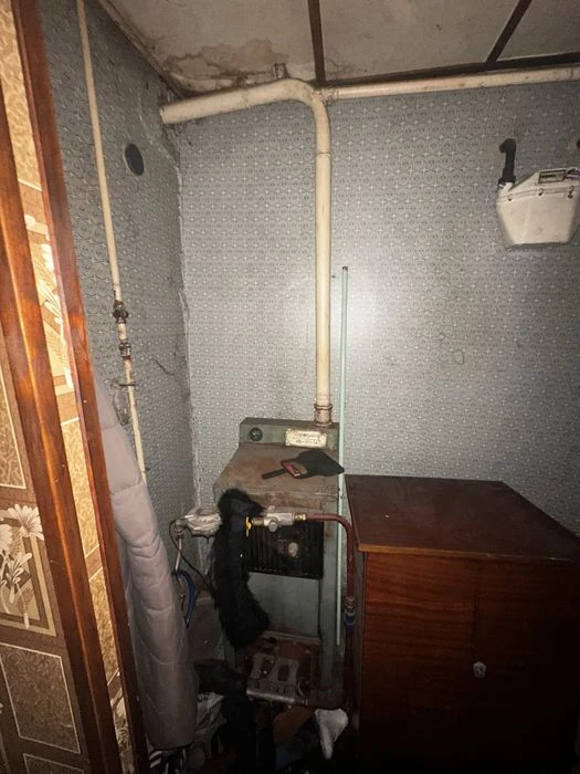Добротний будинок, рівна ділянка