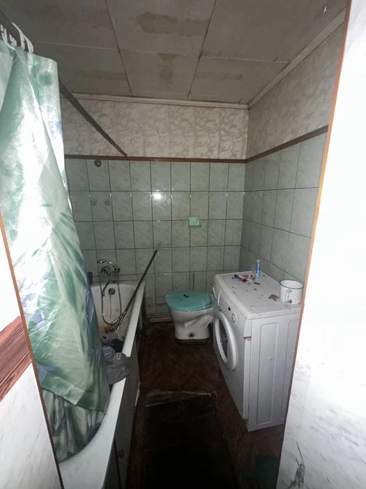 Добротний будинок, рівна ділянка